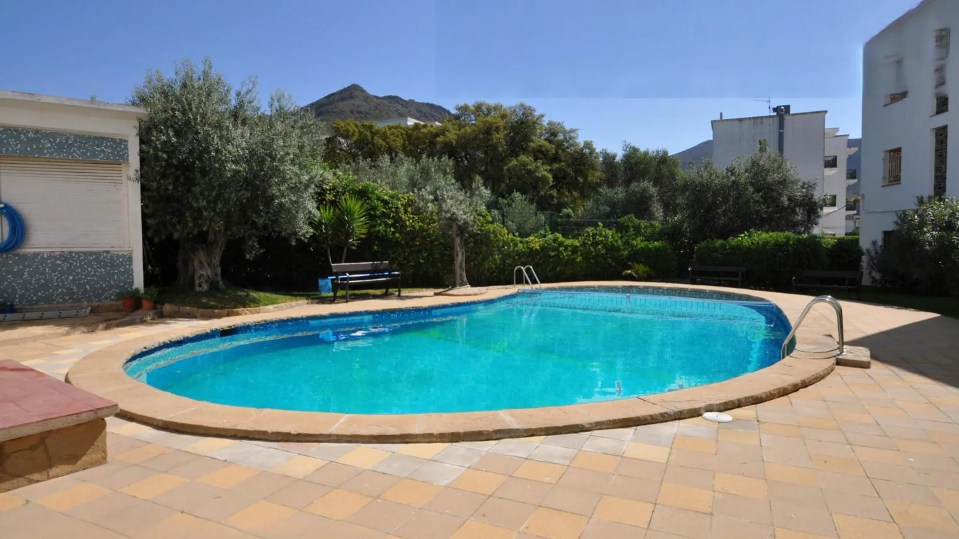 Apartment In Roses With Swimming Pool
