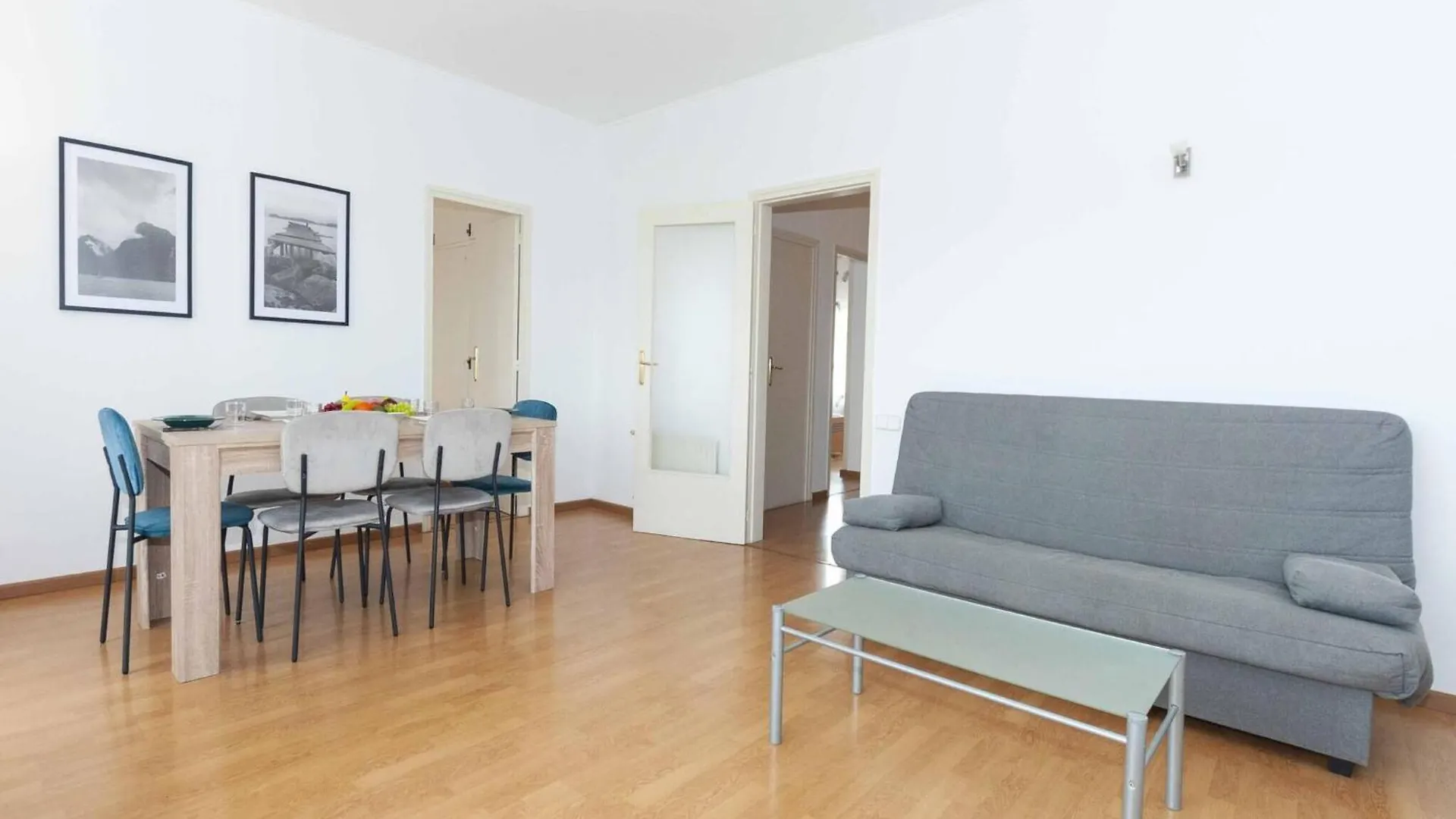 Apartment In Roses With Swimming Pool
